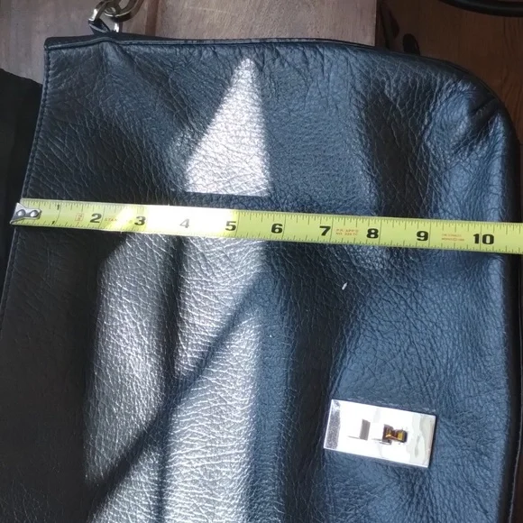 Kenneth Cole Reaction Laptop Messenger Bag - Picture 13 of 16